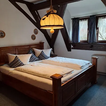 艾尔弗拉恩基斯克葡萄酒馆酒店