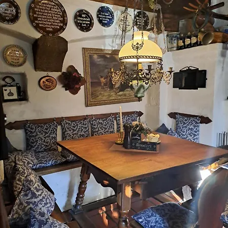 艾尔弗拉恩基斯克葡萄酒馆酒店 3*