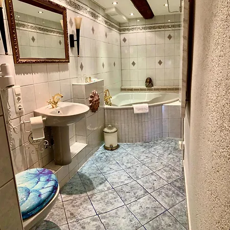 Altfraenkische Weinstube Konukevi 3*